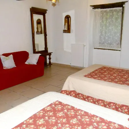 Confortable Proche D'ornezan Avec Piscine Privee * Ornezan