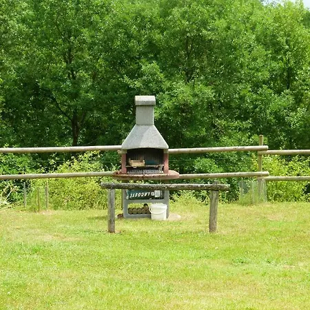 Confortable Proche D'ornezan Avec Piscine Privee