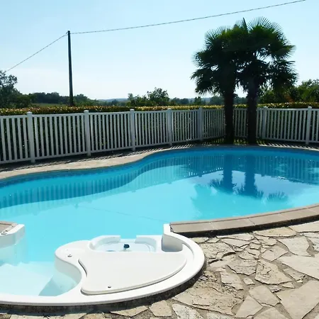 Confortable Proche D'ornezan Avec Piscine Privee * Ornezan