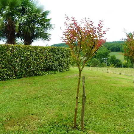 Confortable Proche D'ornezan Avec Piscine Privee וילה Ornezan