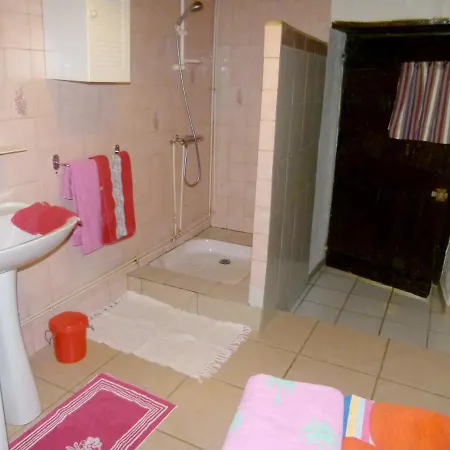 Villa Confortable Proche D'ornézan Avec Piscine Privée Ornezan