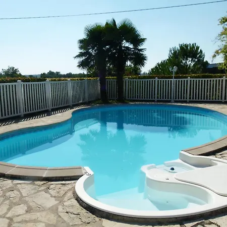 Villa Confortable Proche D'ornézan Avec Piscine Privée Ornezan