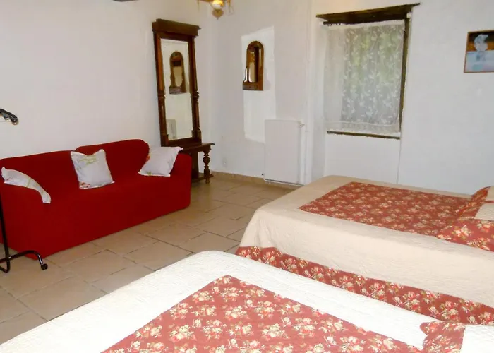 Confortable Proche D'ornezan Avec Piscine Privee * Ornezan